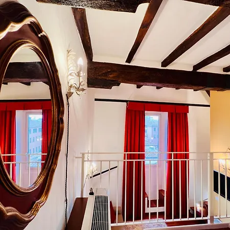 Apartment House Of Lovers - Magnificent View In The Heart Of
