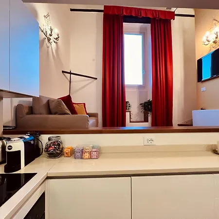 House Of Lovers - Magnificent View In The Heart Of Apartment